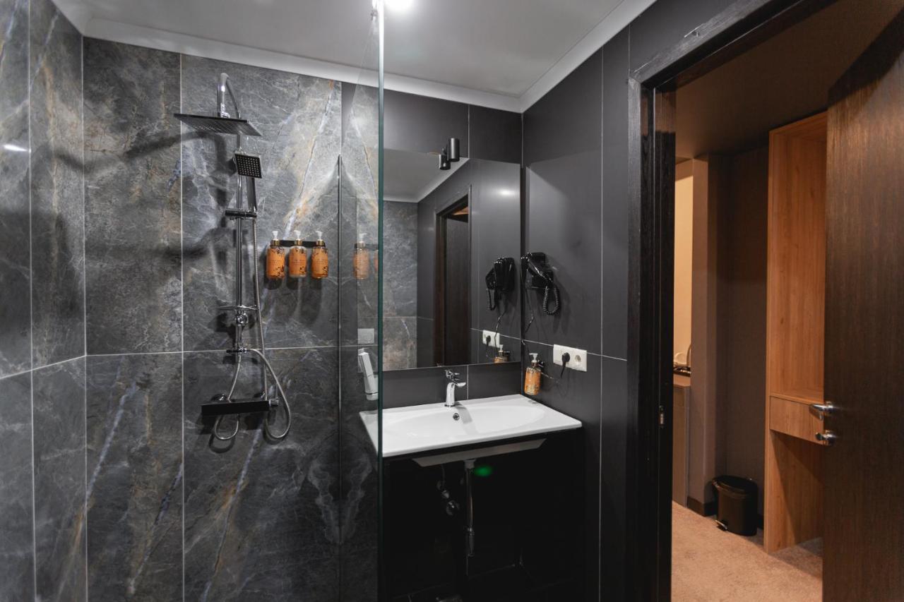 West Inn Georgia Кутаиси Экстерьер фото